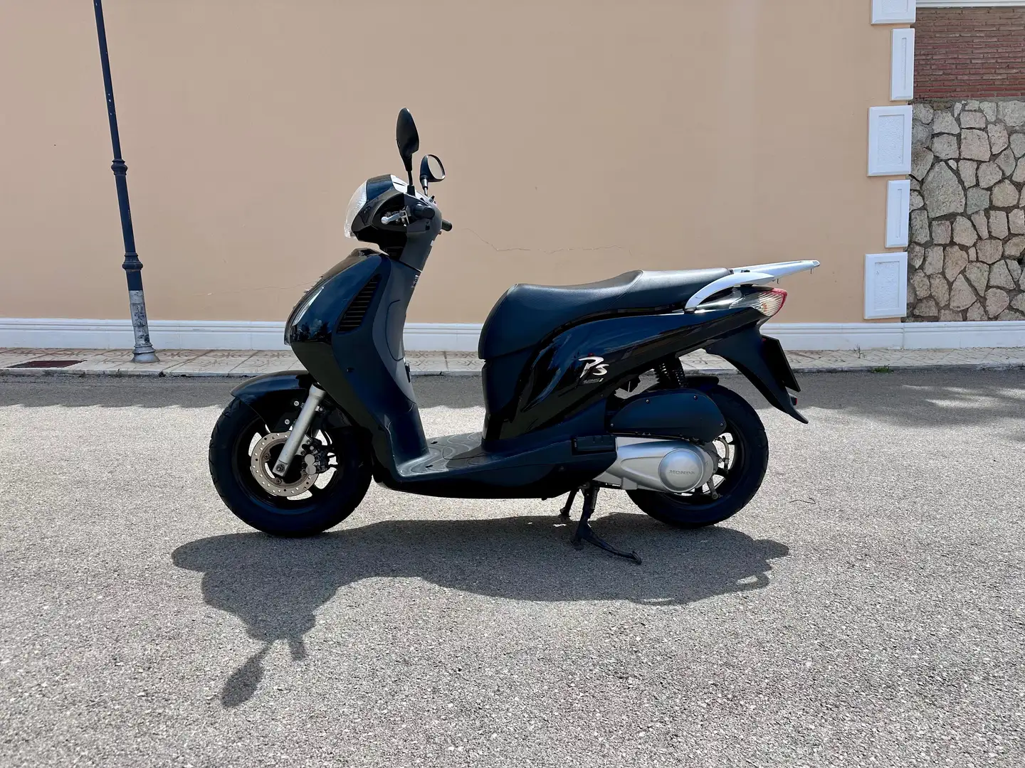 Honda PS 125i Noir - 1