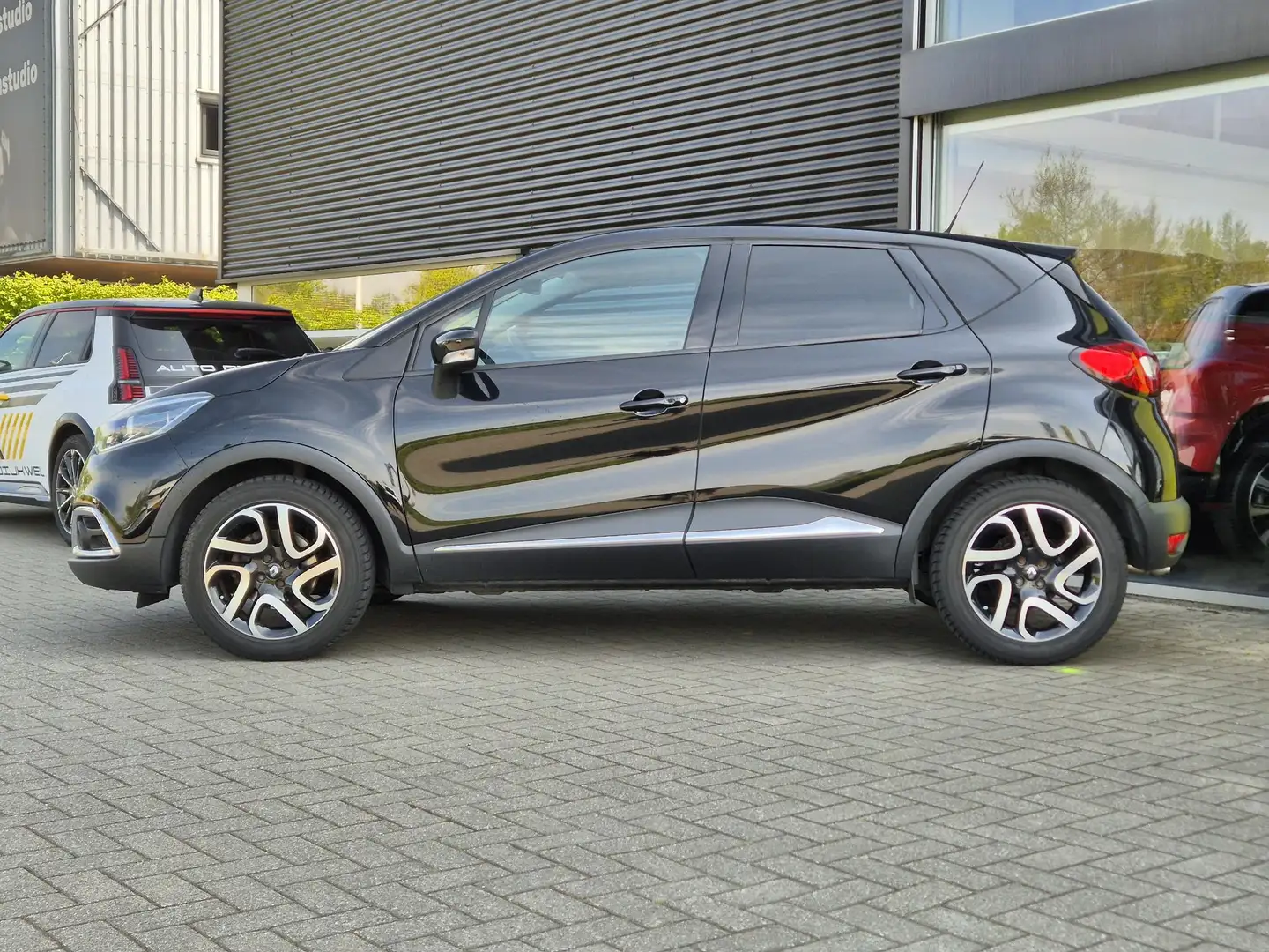 Renault Captur TCe 120 EDC AUTOMAAT Dynamique All Season banden, Zwart - 2