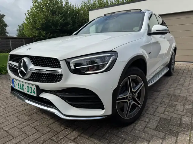 Mercedes-Benz GLC 300 4-Matic PHEV AMG + PANO + BURMESTER + ALCANTARA