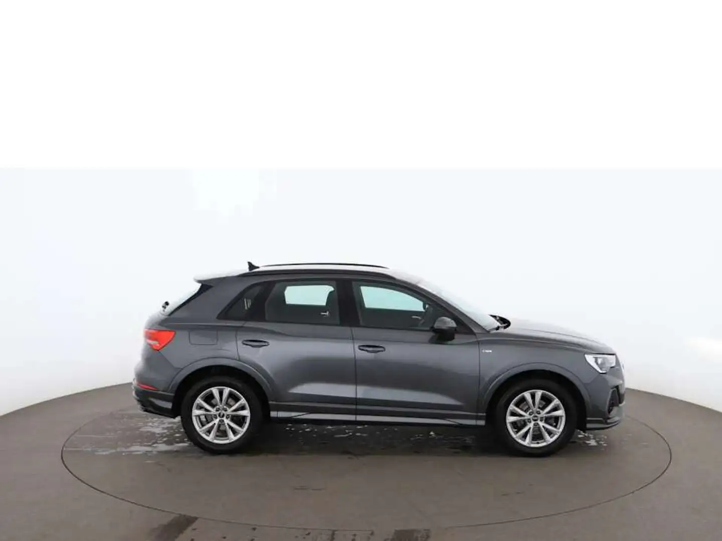Audi Q3 35 TDI S-Line Aut LED AHK RADAR NAVI LEDER Grau - 2