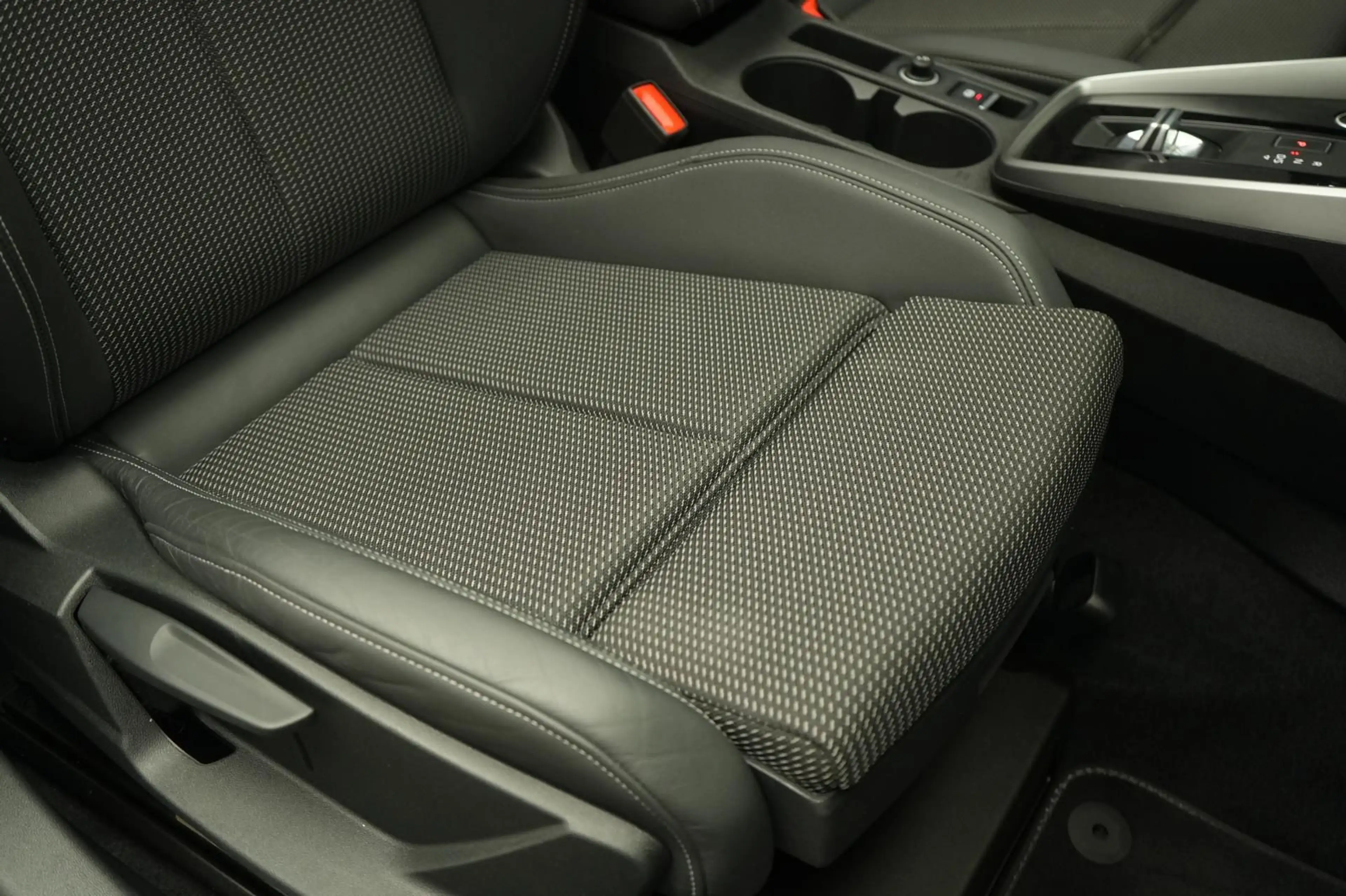 Audi A3 35 TFSI Sportback S tronic S line ACC/Virtual — photo 8