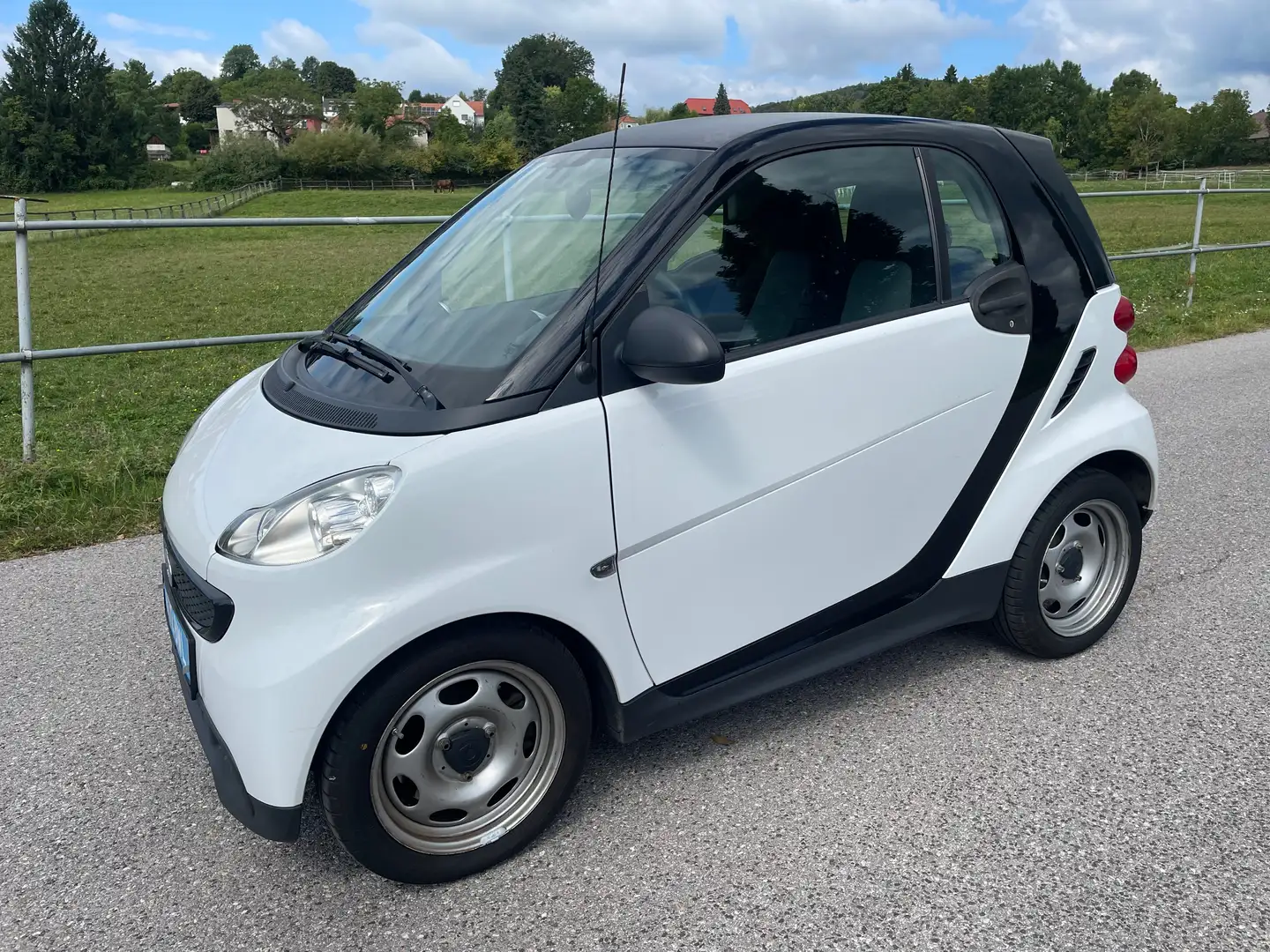 smart forTwo Micro Hybrid Drive 45kW (451.334) Weiß - 1
