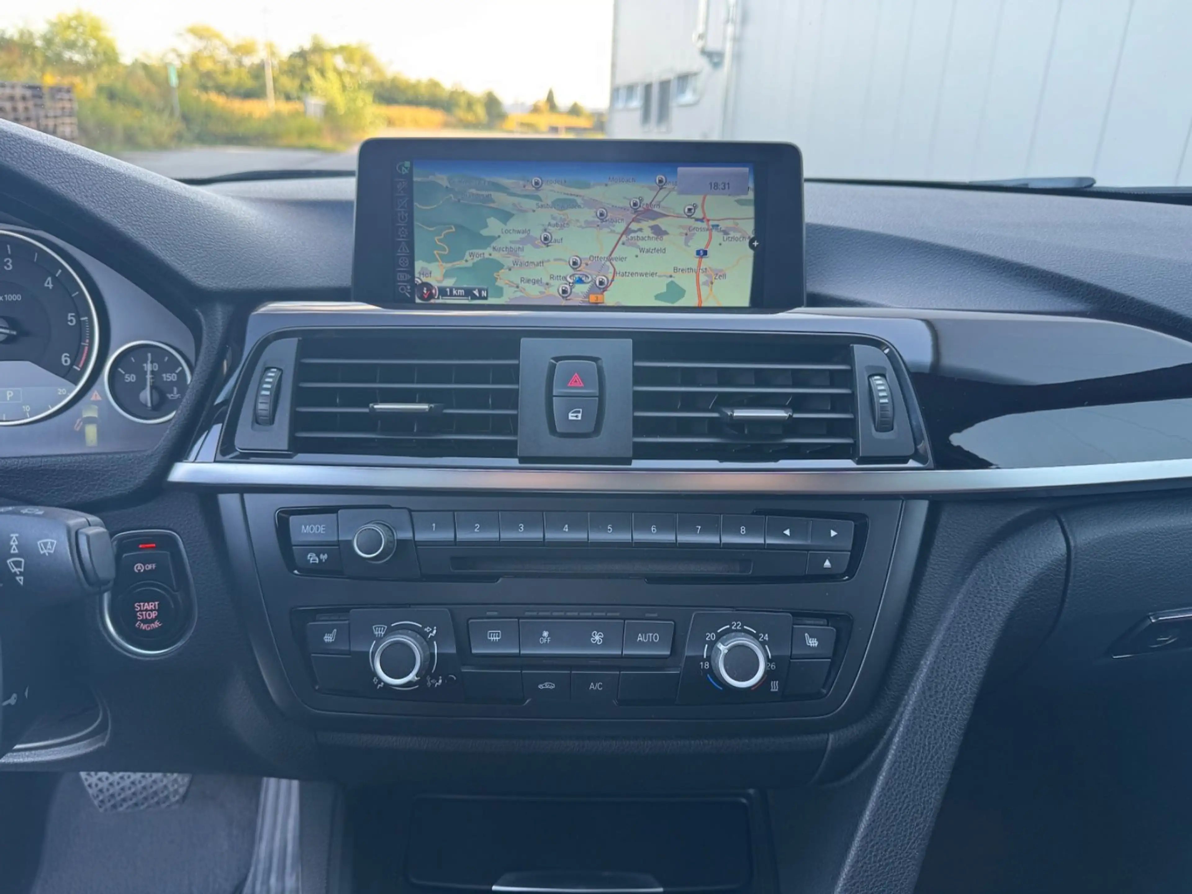 BMW 330 3 Touring 330 d xDrive — photo 11