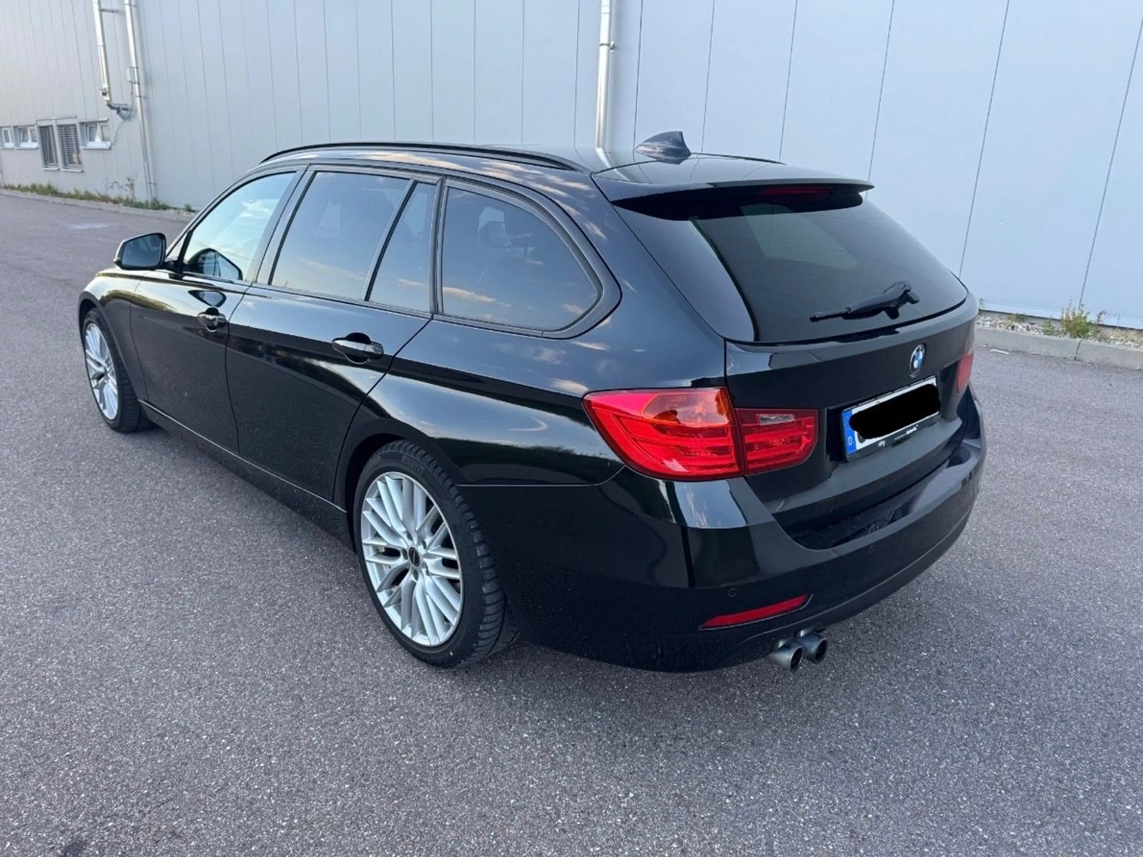 BMW 330 3 Touring 330 d xDrive — photo 3