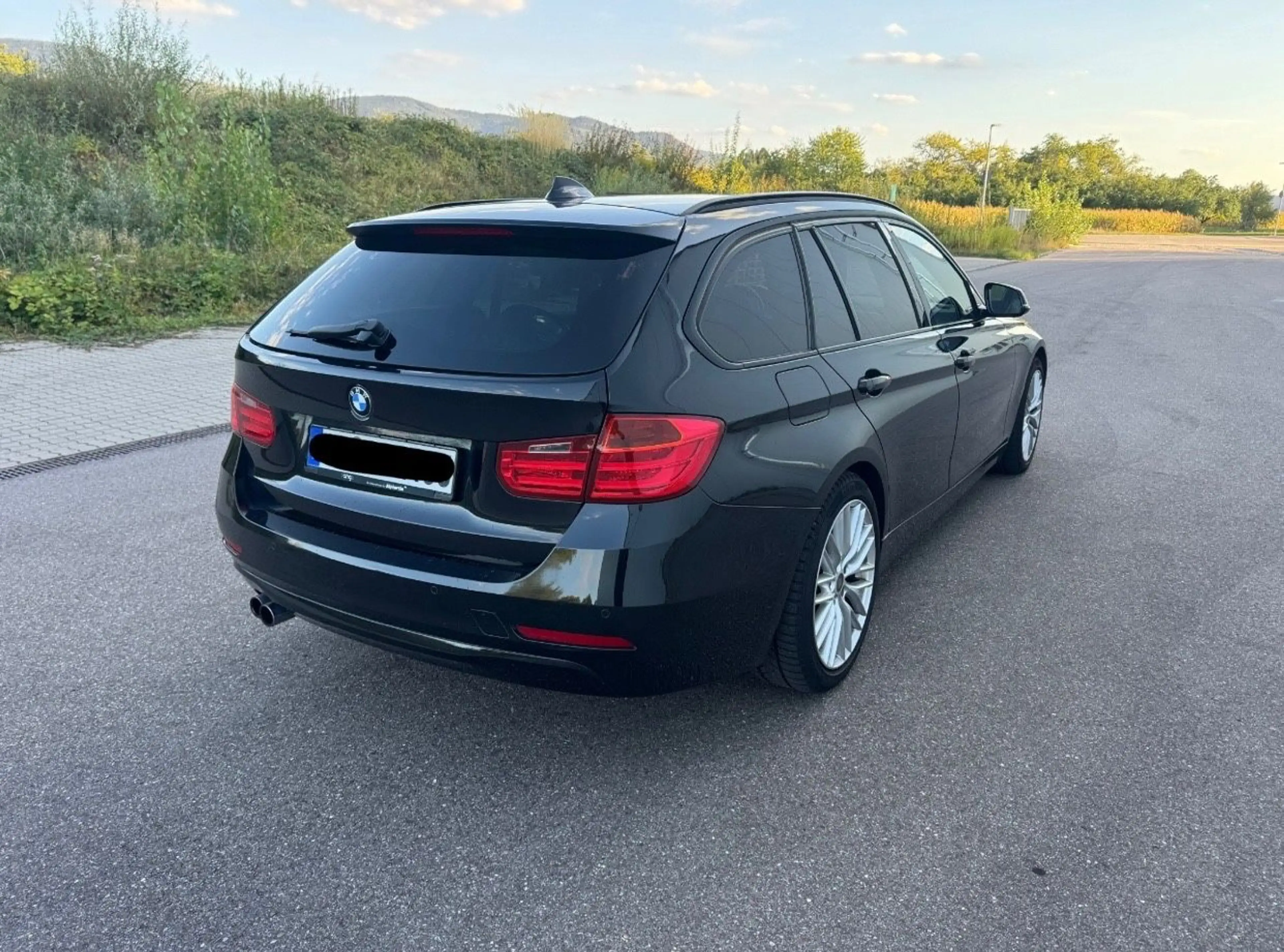 BMW 330 3 Touring 330 d xDrive — photo 4