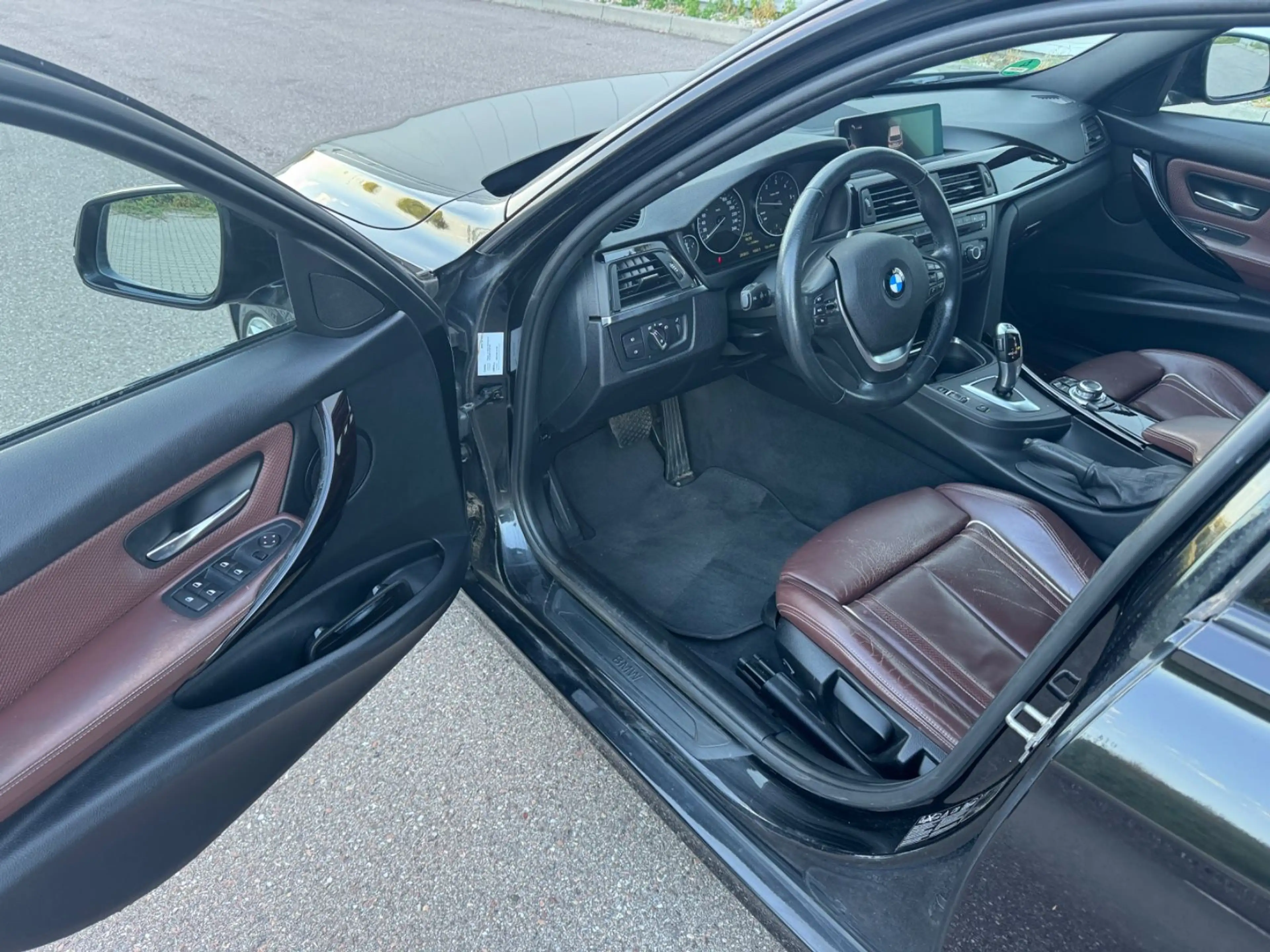 BMW 330 3 Touring 330 d xDrive — photo 8