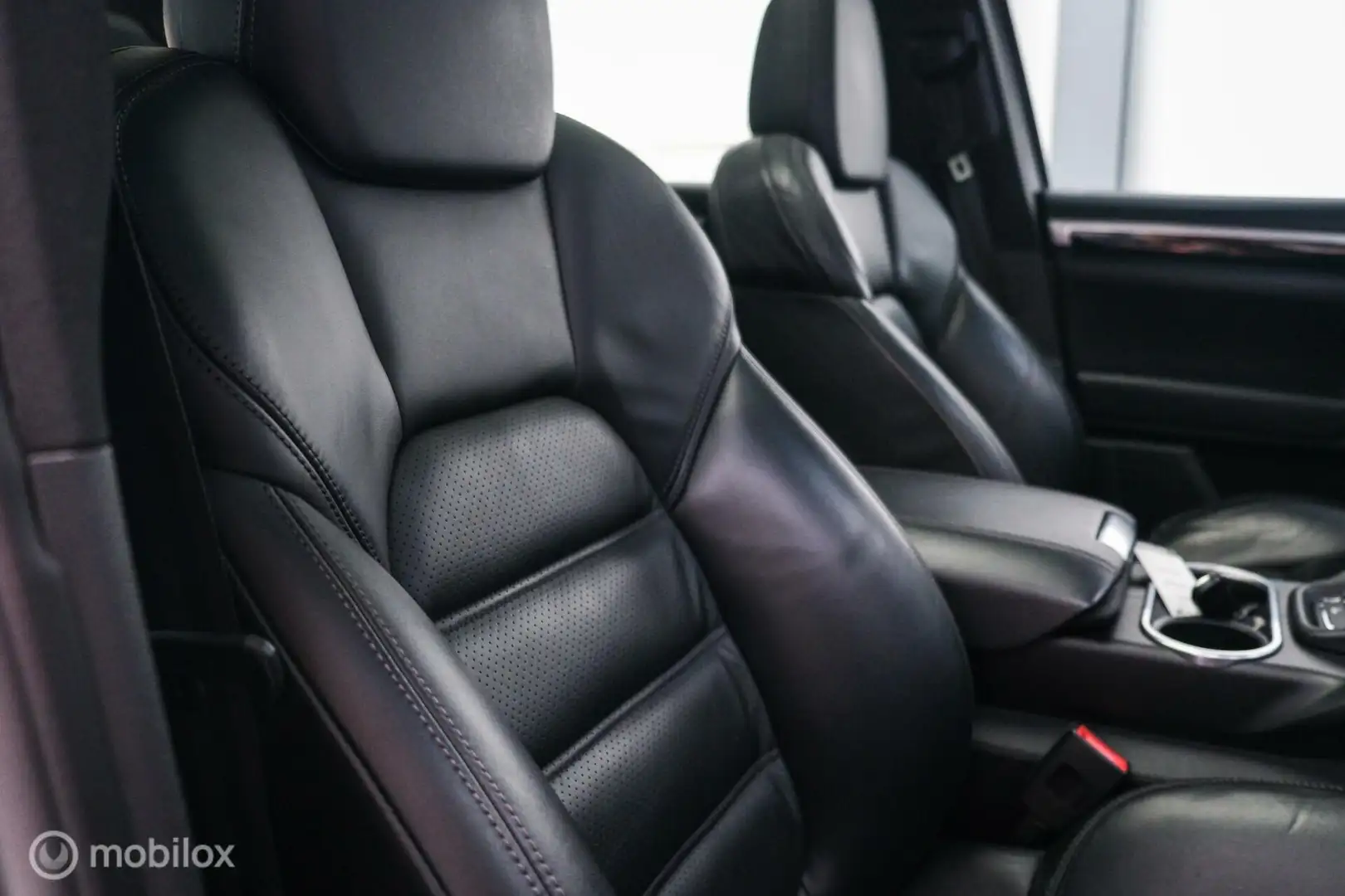 Porsche Cayenne 3.0 S E-Hybrid 416 pk | NL auto NAP | Rijklaarprij Grijs - 2