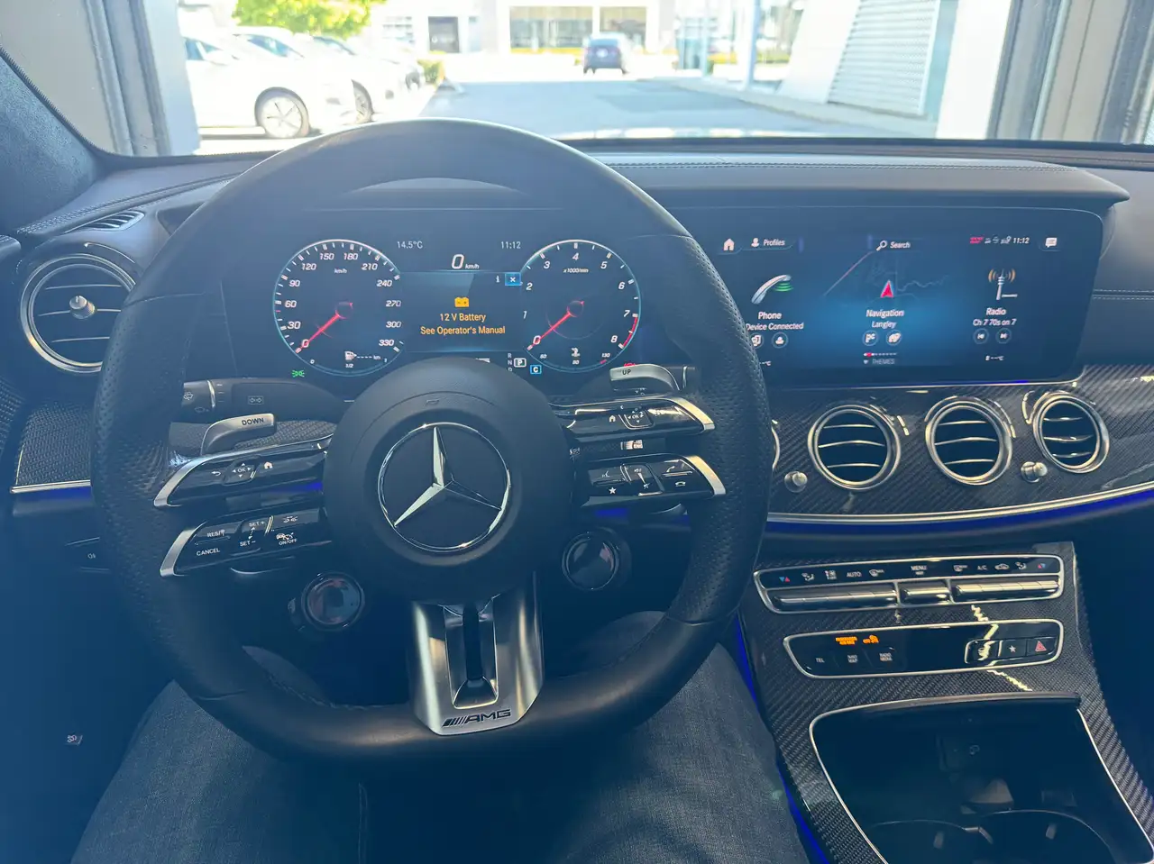 Mercedes-Benz E-Class снимка Mercedes-Benz E-Class