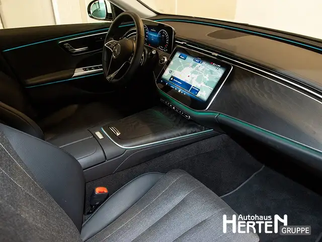 Mercedes-Benz E-Class view 6