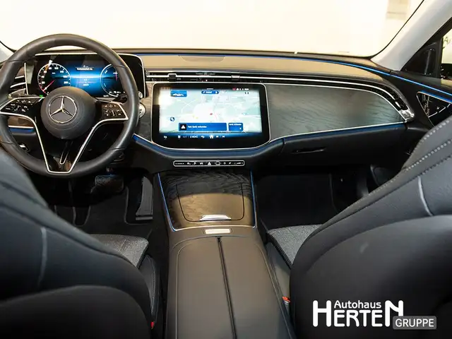 Mercedes-Benz E-Class view 10