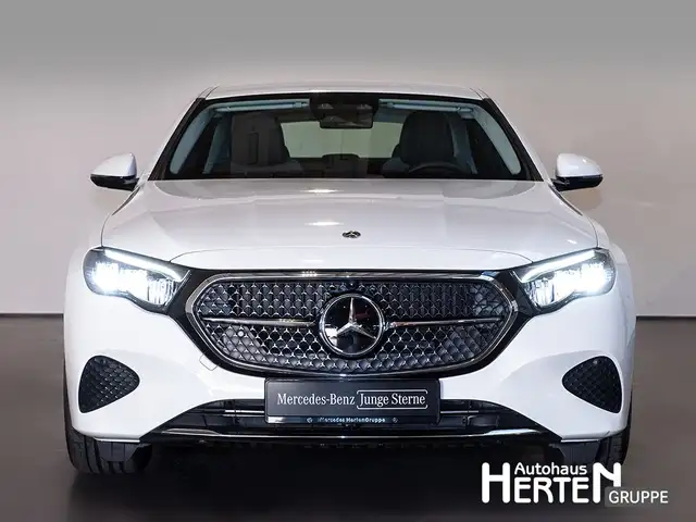 Mercedes-Benz E-Class view 2