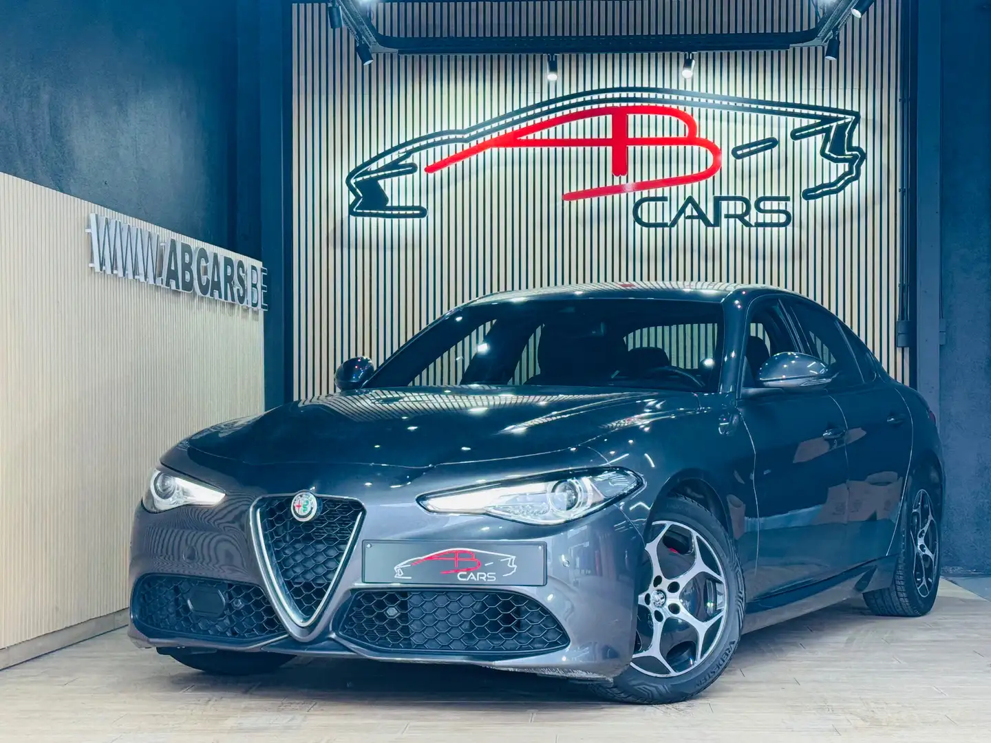 Alfa Romeo Giulia Giulia 2.2 JTDm Sport * GARANTIE 12 MOIS * Gris - 1
