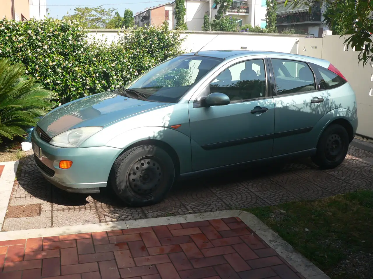 Ford Focus I 1998 5p 1.6i 16v Ghia, foto 3