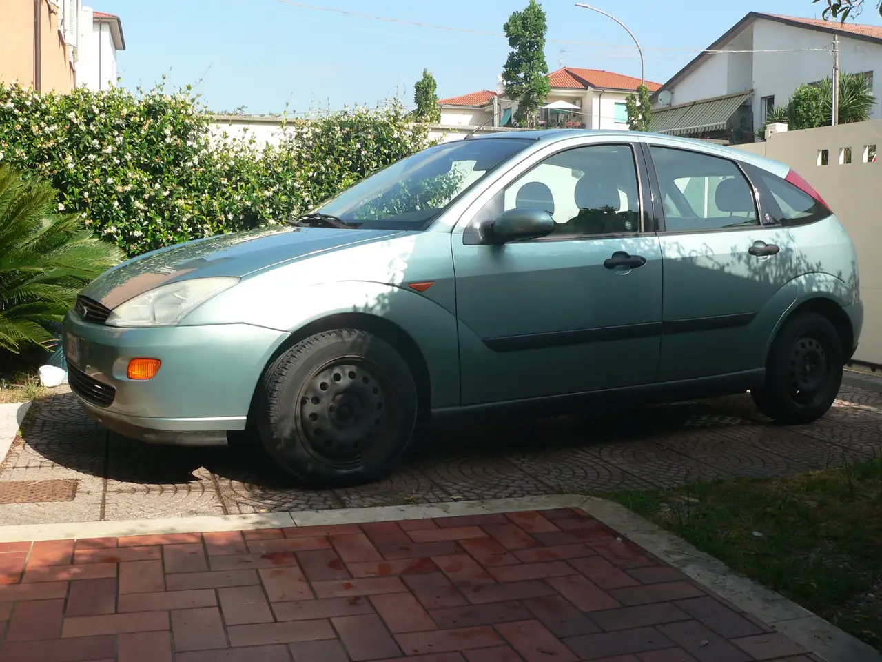 Ford Focus I 1998 5p 1.6i 16v Ghia, foto 4