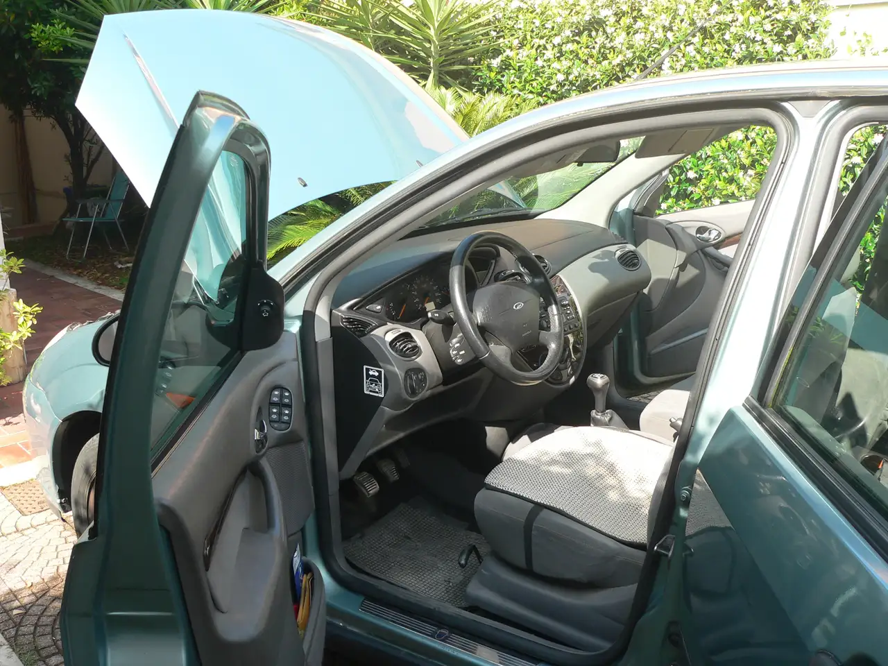 Ford Focus I 1998 5p 1.6i 16v Ghia, foto 12