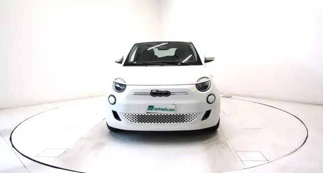 Fiat 500e view 2