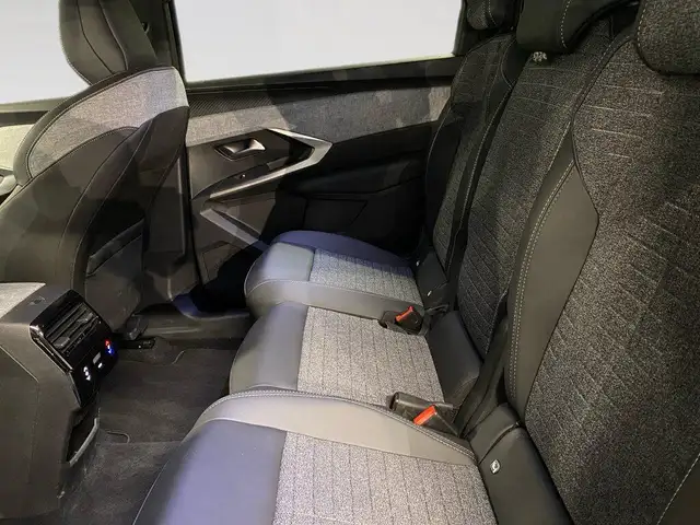Peugeot 5008 view 8