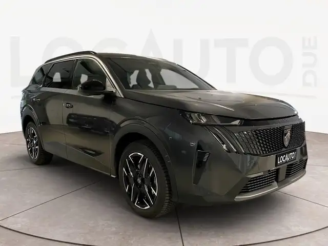 Peugeot 5008 view 3