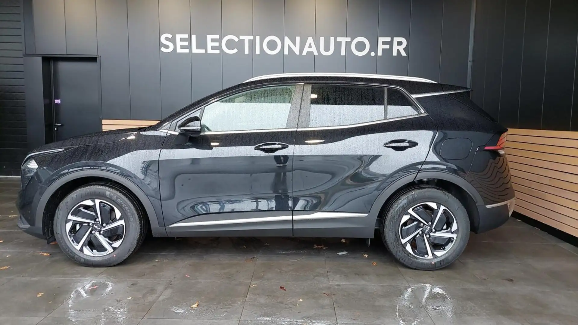 Kia Sportage V 1.6 T-GDI 150 MHEV DCT7 ACTIVE Noir - 2