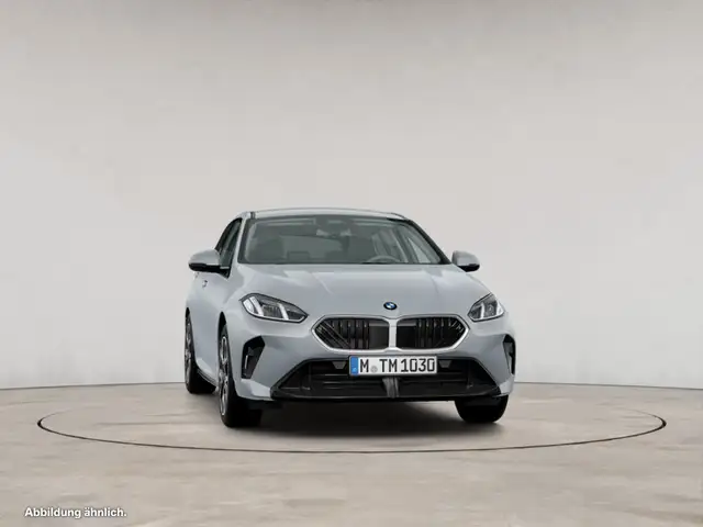 BMW 1 Series view 10