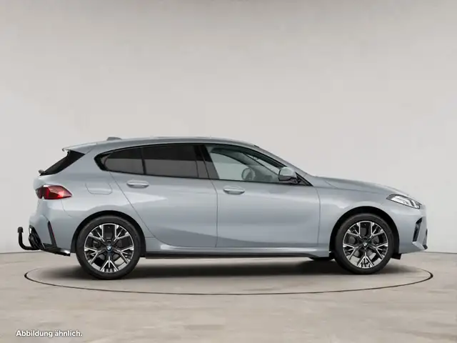 BMW 1 Series view 8