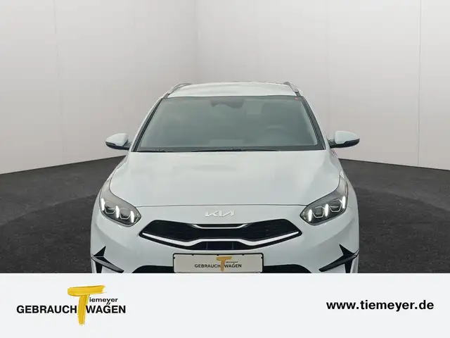 Kia Ceed view 2