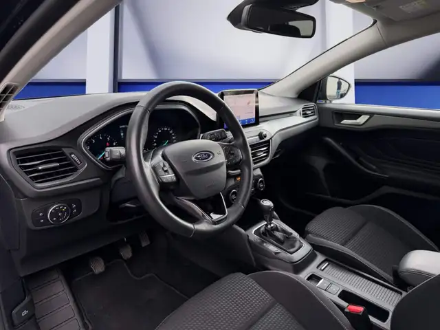 Ford Focus view 13