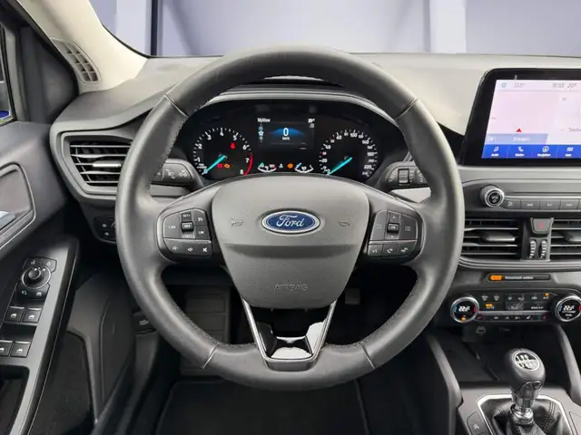 Ford Focus view 11