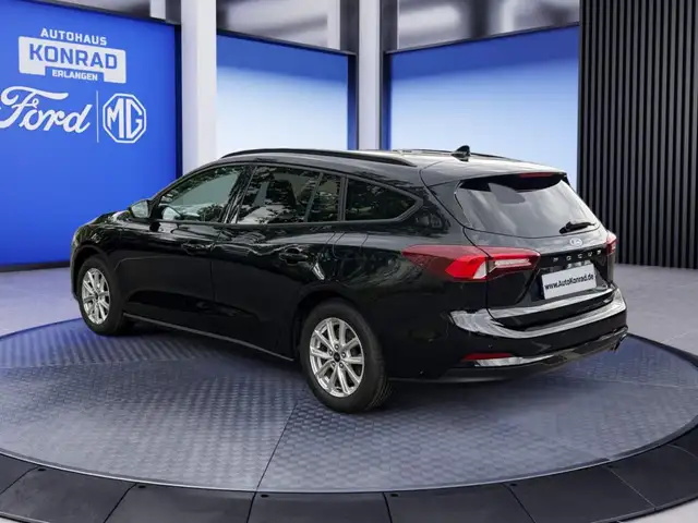 Ford Focus view 4
