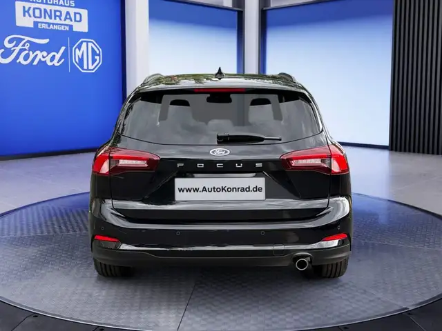 Ford Focus view 6
