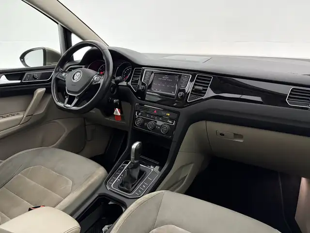 Volkswagen Golf Sportsvan view 24