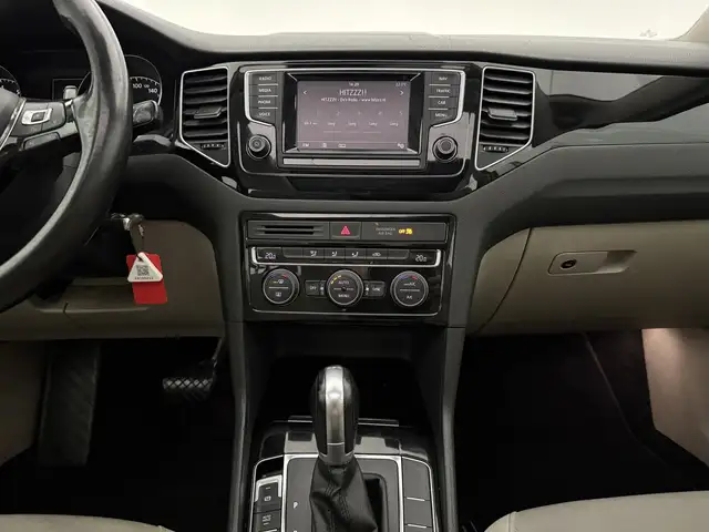 Volkswagen Golf Sportsvan view 18