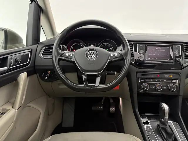Volkswagen Golf Sportsvan view 13