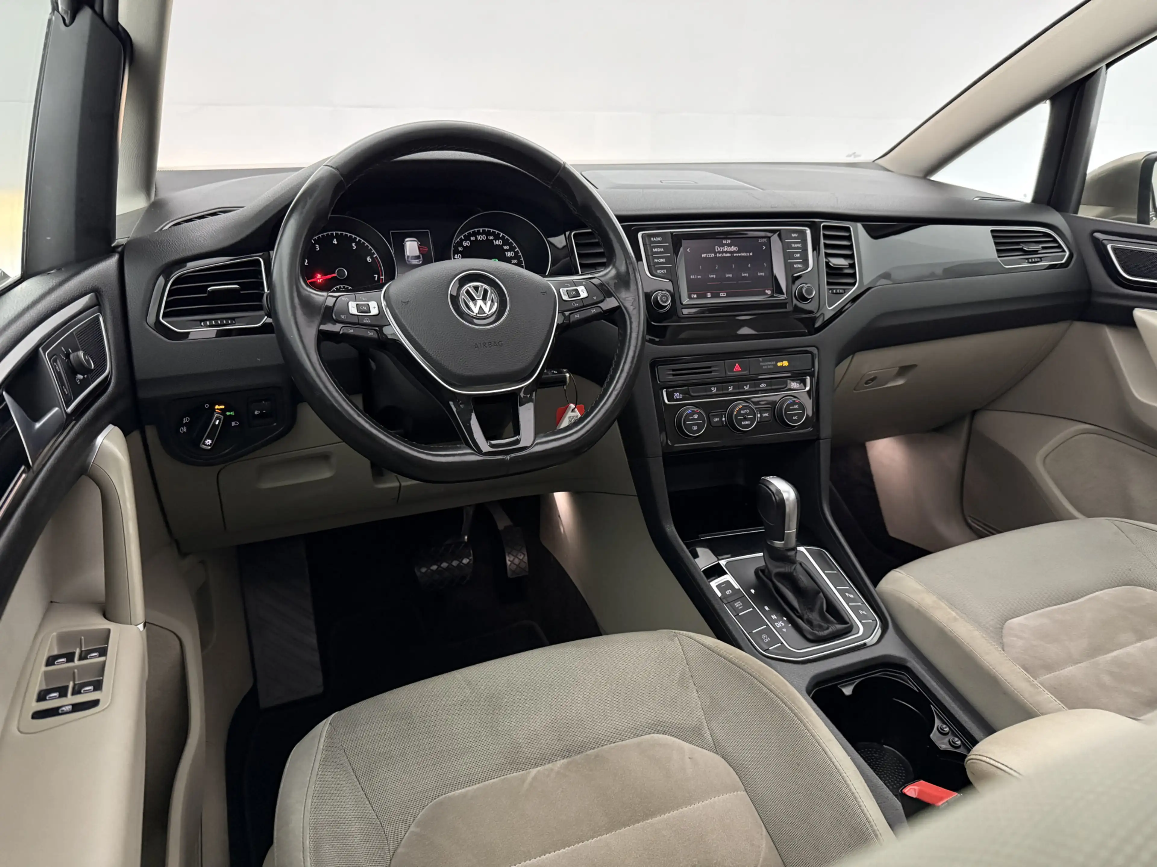 Volkswagen Golf Sportsvan 1.2 TSI Highline | Pano | Clima | Camera | Cruise — photo 14