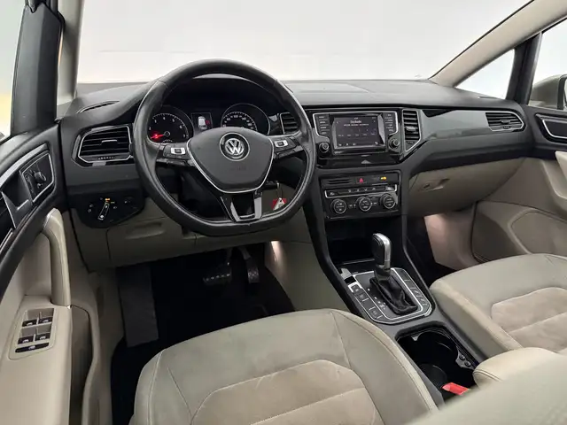 Volkswagen Golf Sportsvan view 14