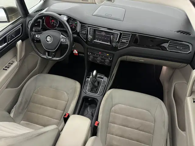 Volkswagen Golf Sportsvan view 27