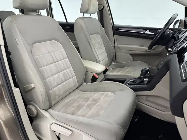 Volkswagen Golf Sportsvan view 16