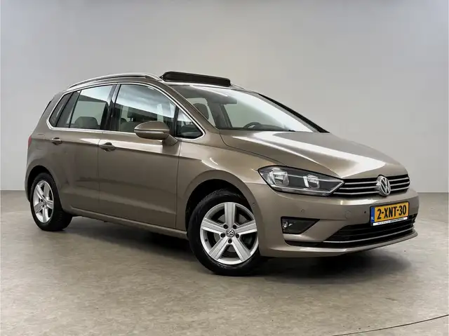 Volkswagen Golf Sportsvan view 6