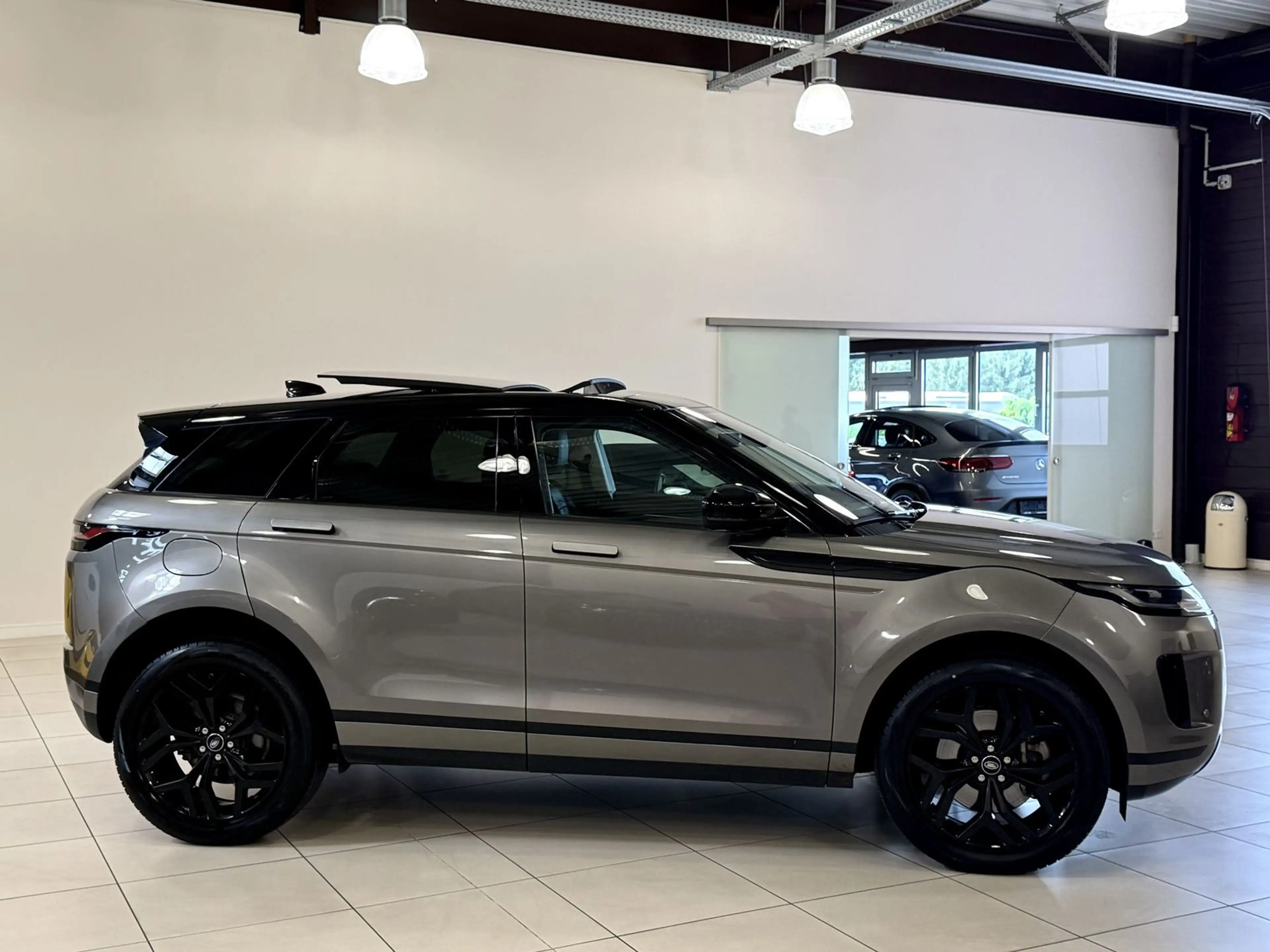 Land Rover Range Rover Evoque SE *Pano-360°-Leder-AHK-ACC* — photo 5