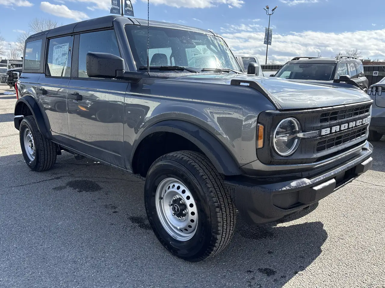 Ford Bronco снимка Ford Bronco