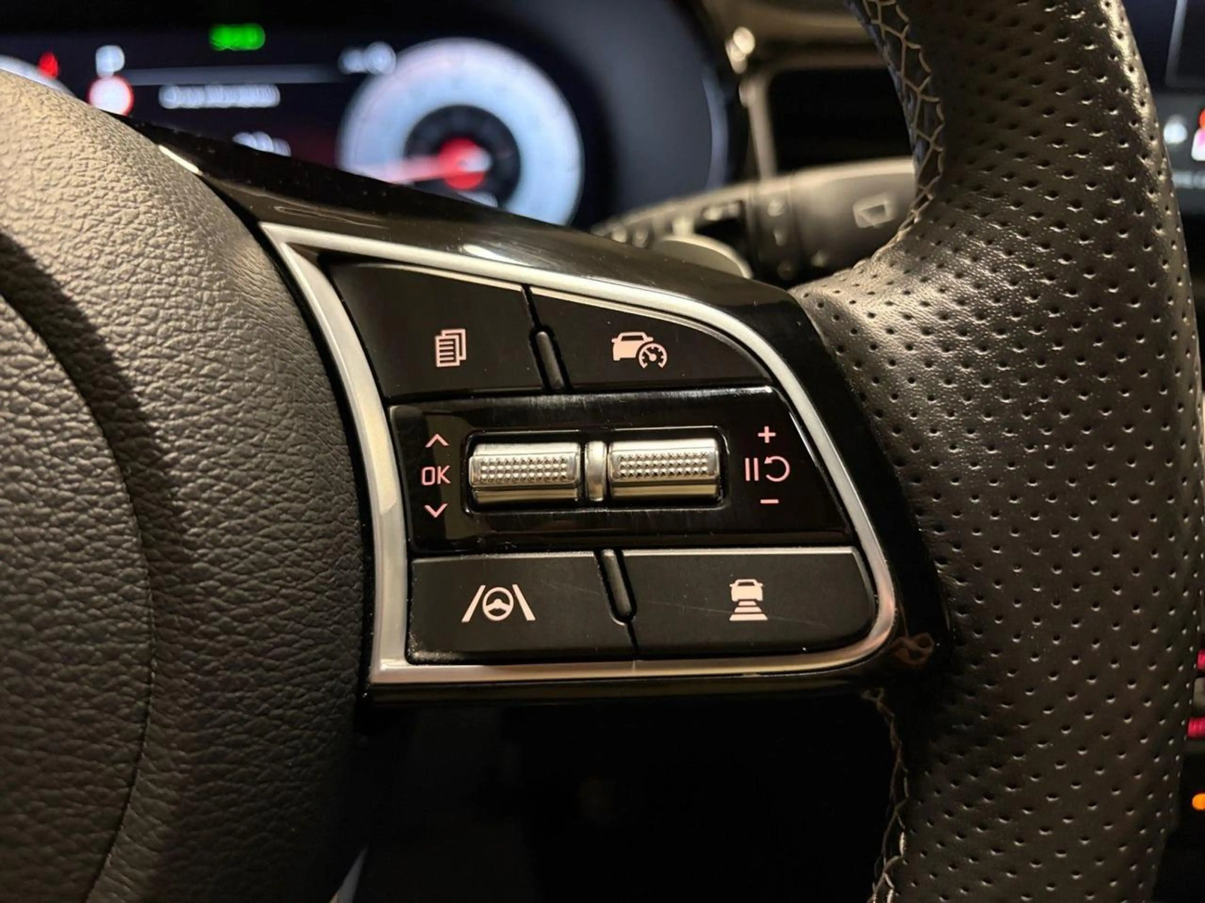 Kia Ceed / cee'd GT LINE 1.5ISG Auto *LED*TOIT OUVRANT* — photo 11