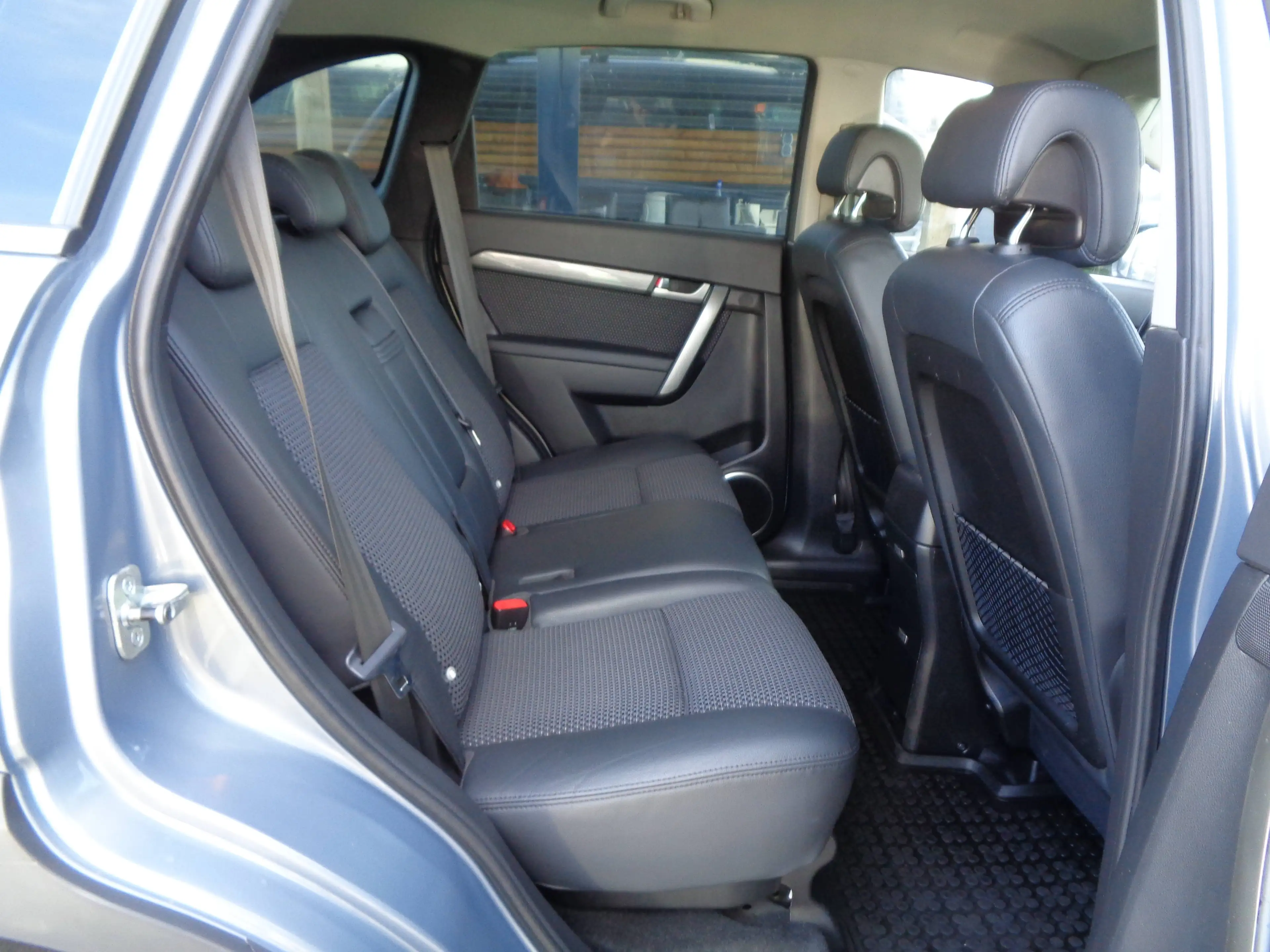 Chevrolet Captiva 2.0 D LT 4WD*1.Hand*Teilleder*Navi*Klimaautomatik*Pdc* — photo 12