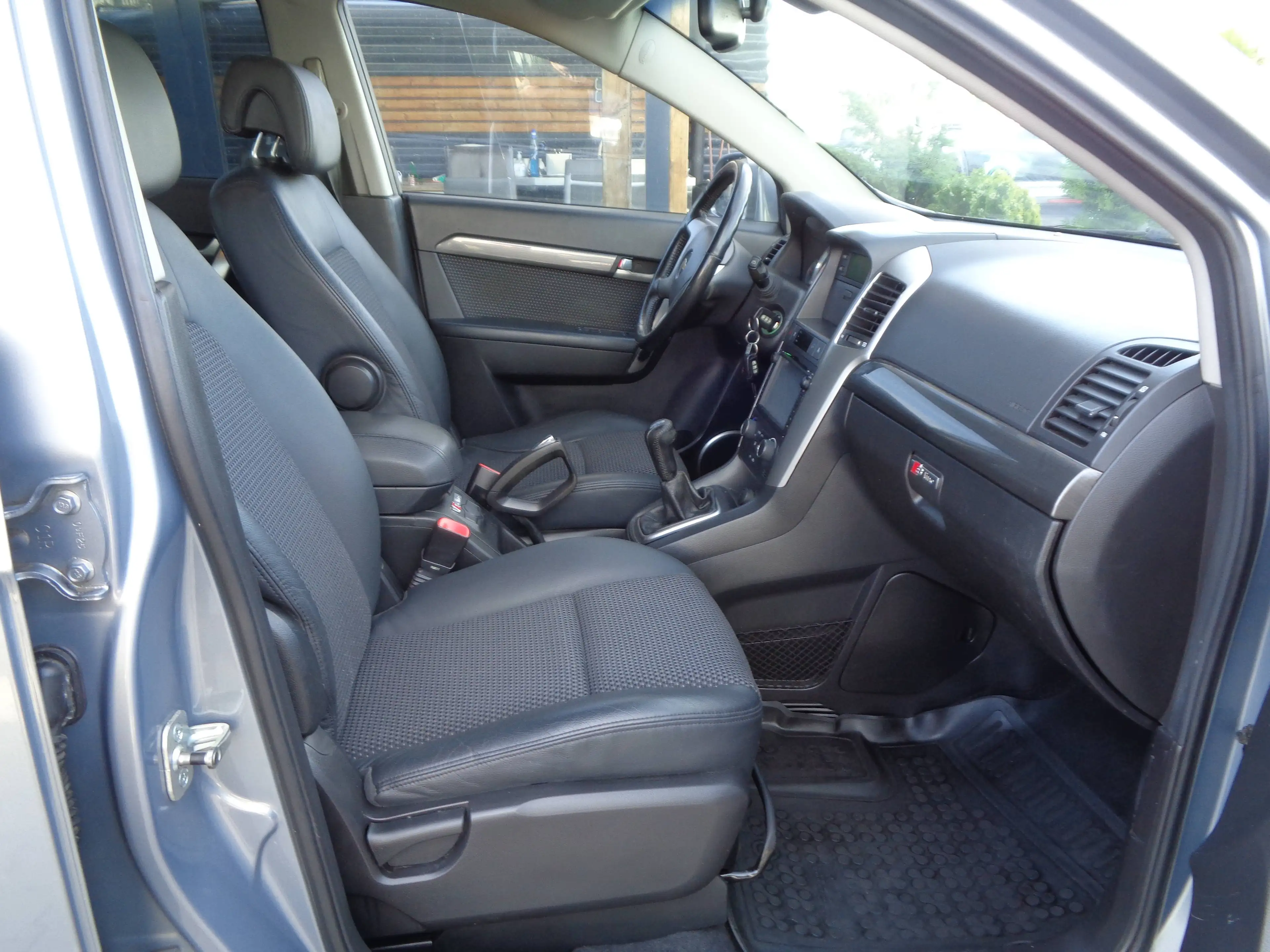 Chevrolet Captiva 2.0 D LT 4WD*1.Hand*Teilleder*Navi*Klimaautomatik*Pdc* — photo 13