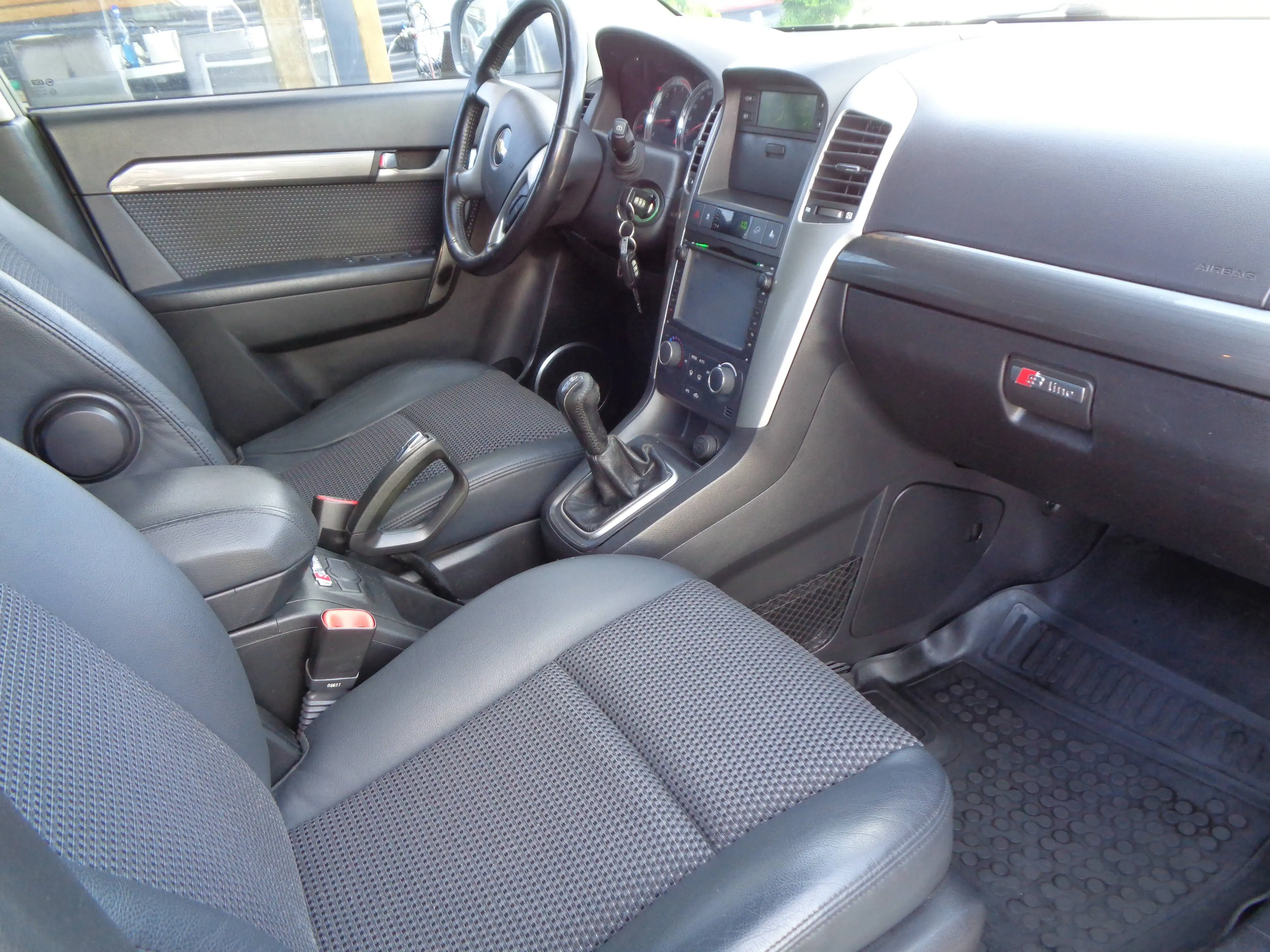 Chevrolet Captiva 2.0 D LT 4WD*1.Hand*Teilleder*Navi*Klimaautomatik*Pdc* — photo 14