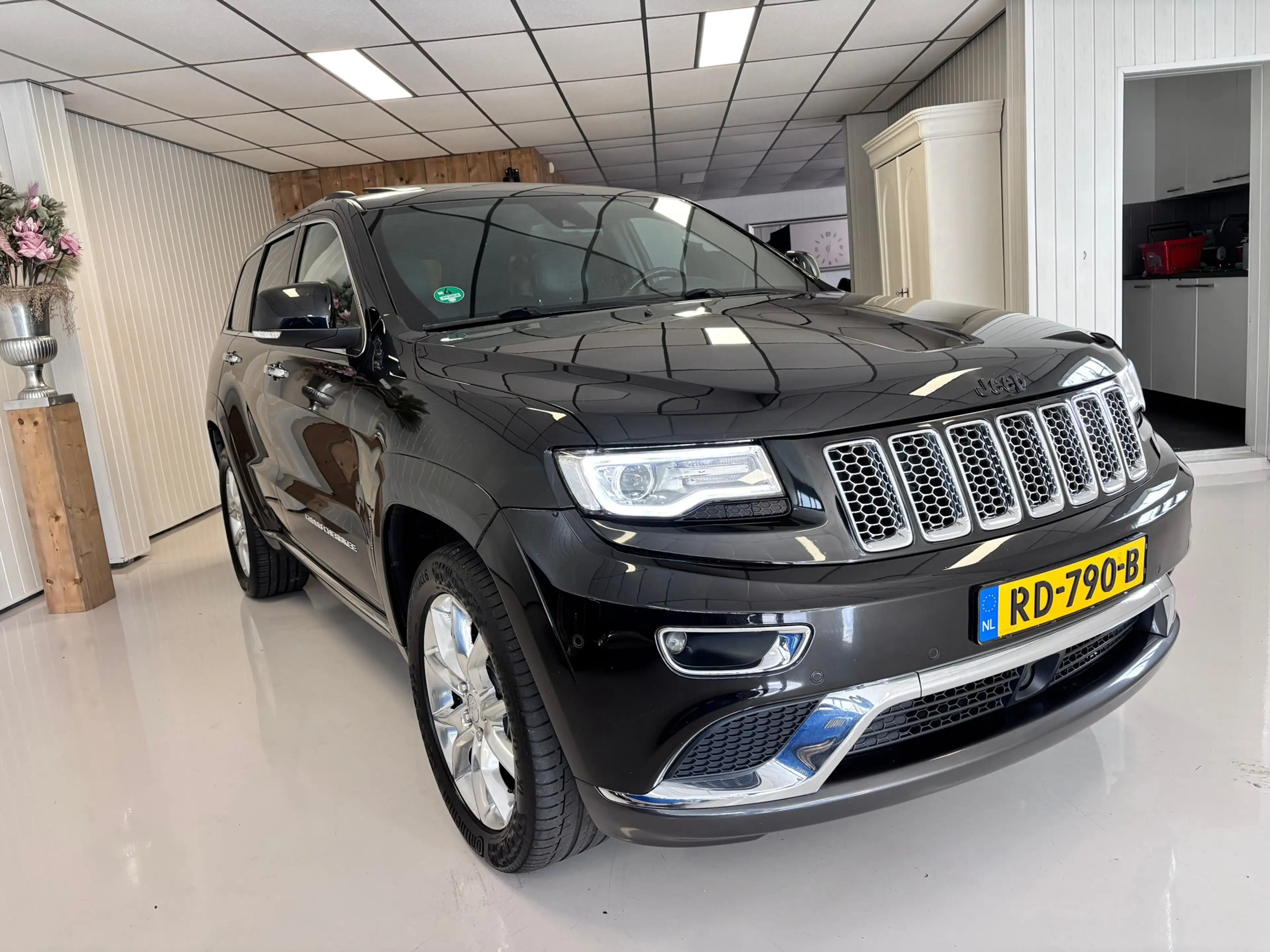 Jeep Grand Cherokee 3.0 CRD Overland Summit, nw model, trekhaak, autom — photo 3