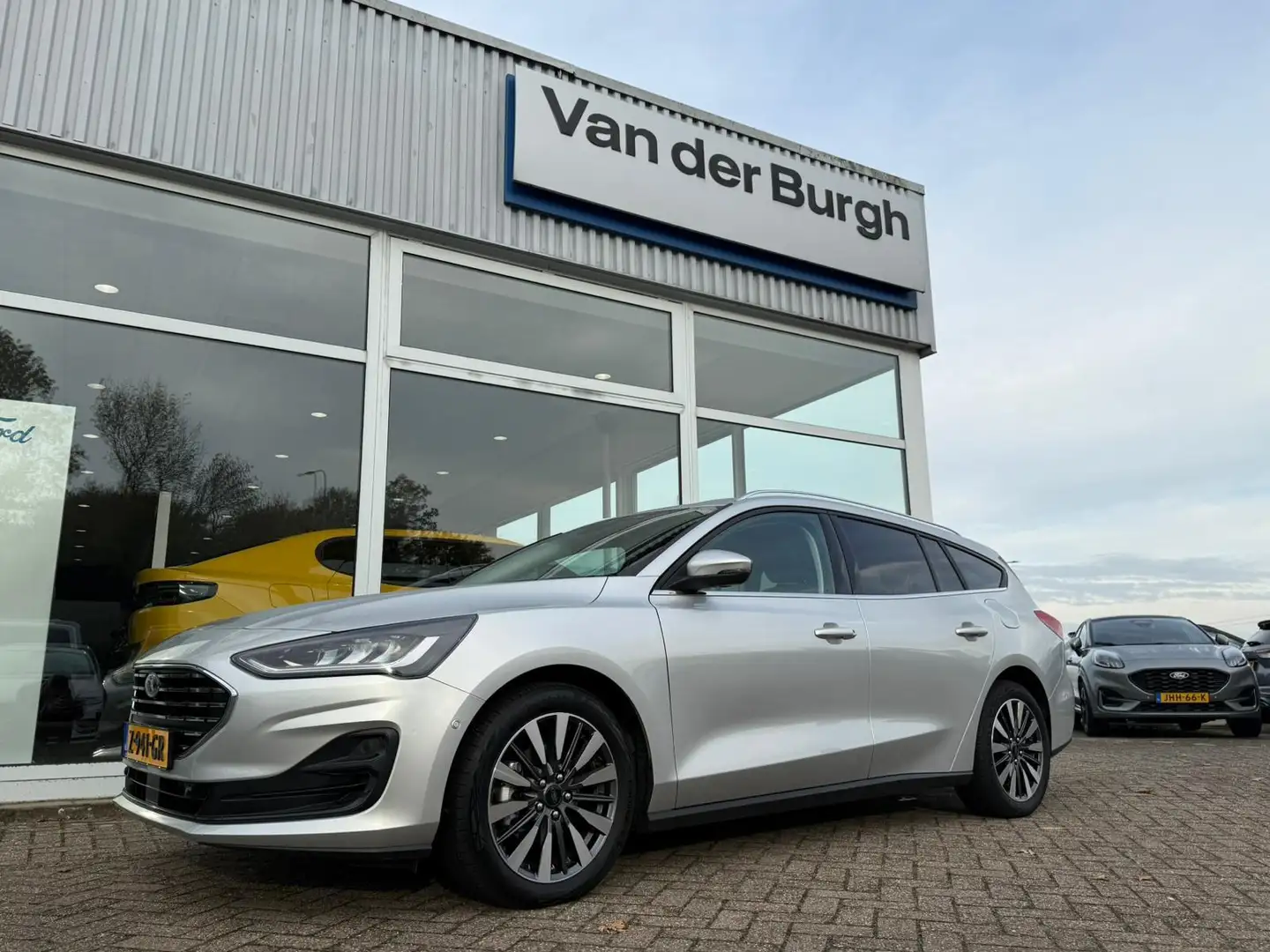 Ford Focus Wagon 1.0 EcoBoost Hybrid Titanium X WinterPack - Gris - 2