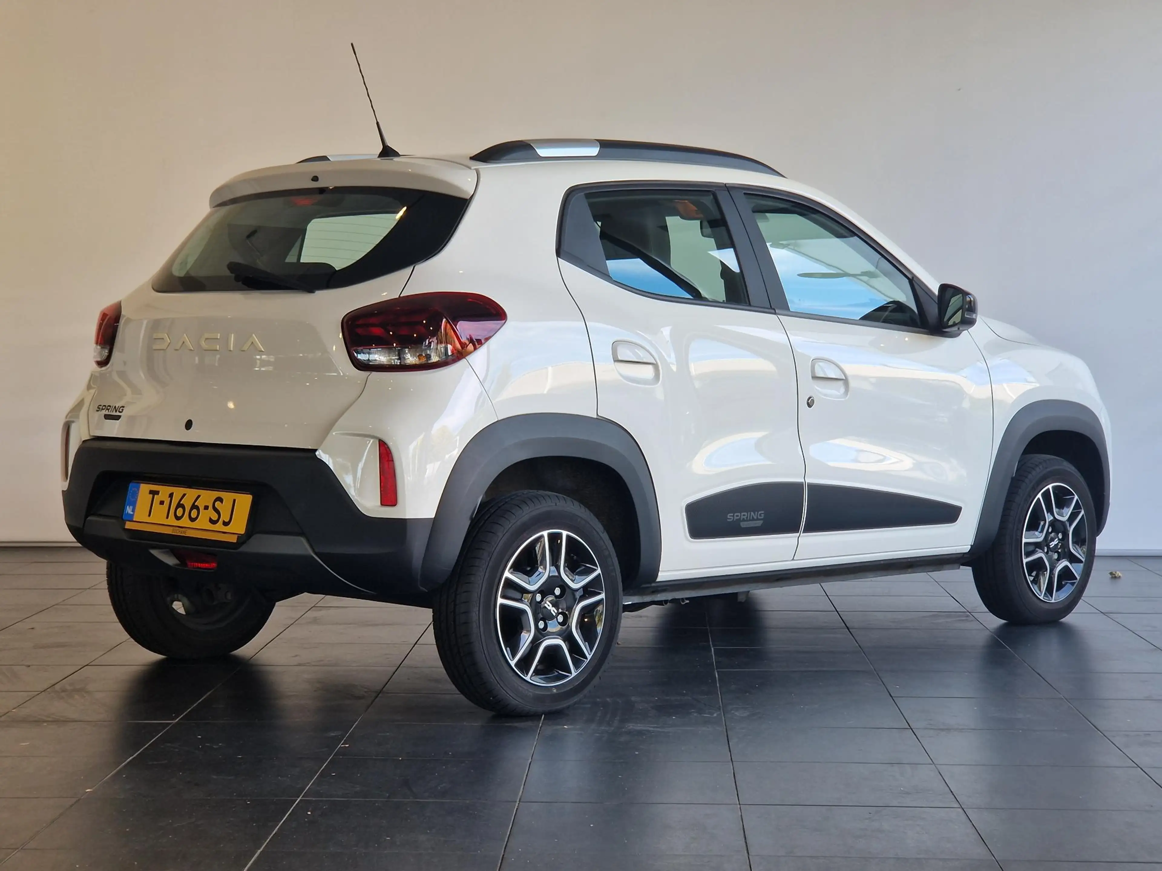 Dacia Spring Essential 27 kWh | 1E EIGENAAR/DEALER ONDERHOUDEN — photo 2