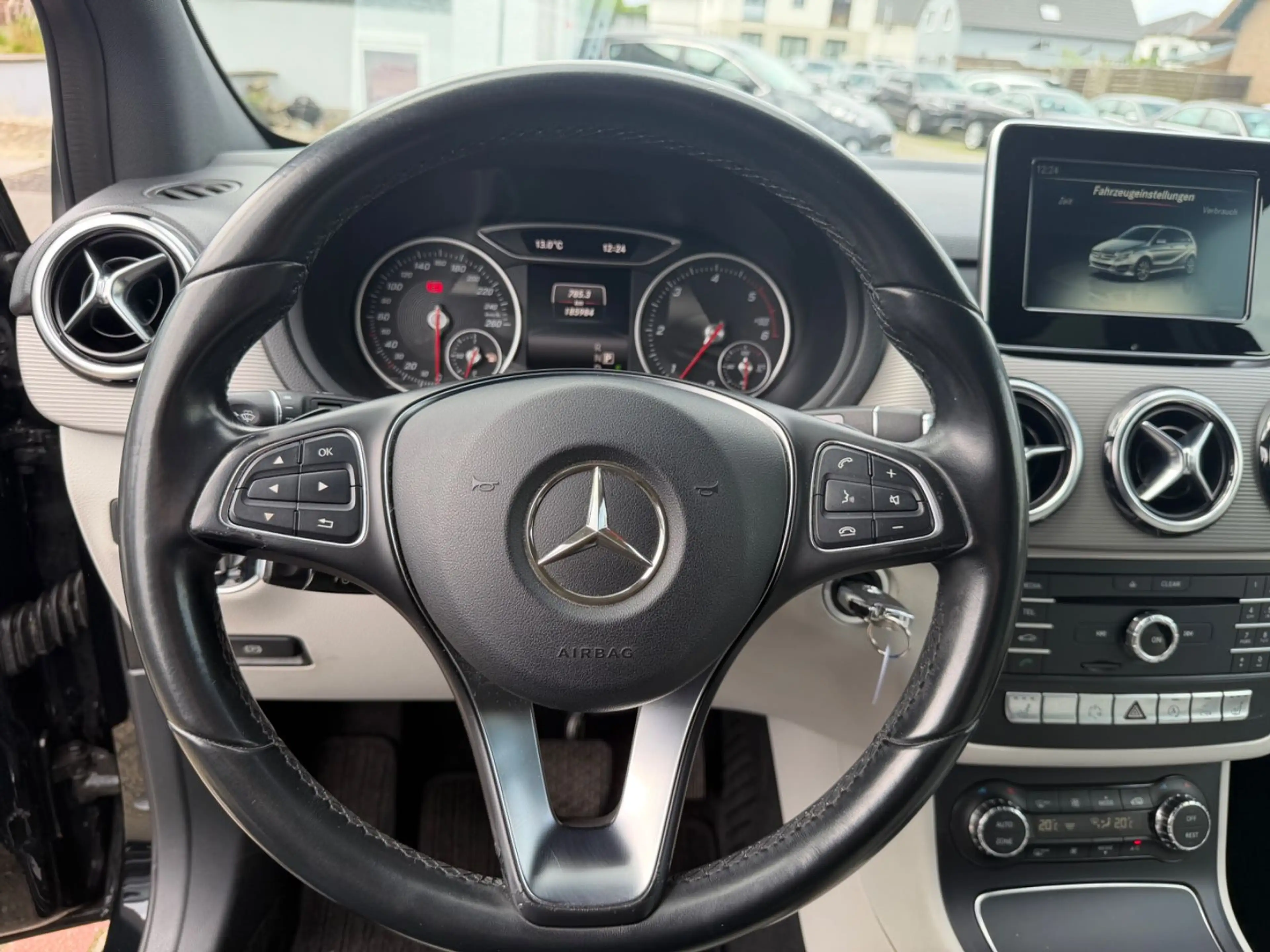 Mercedes-Benz B 220 CDI 4Matic SPORTPAK Sitzhz Navi LED PDC — photo 14