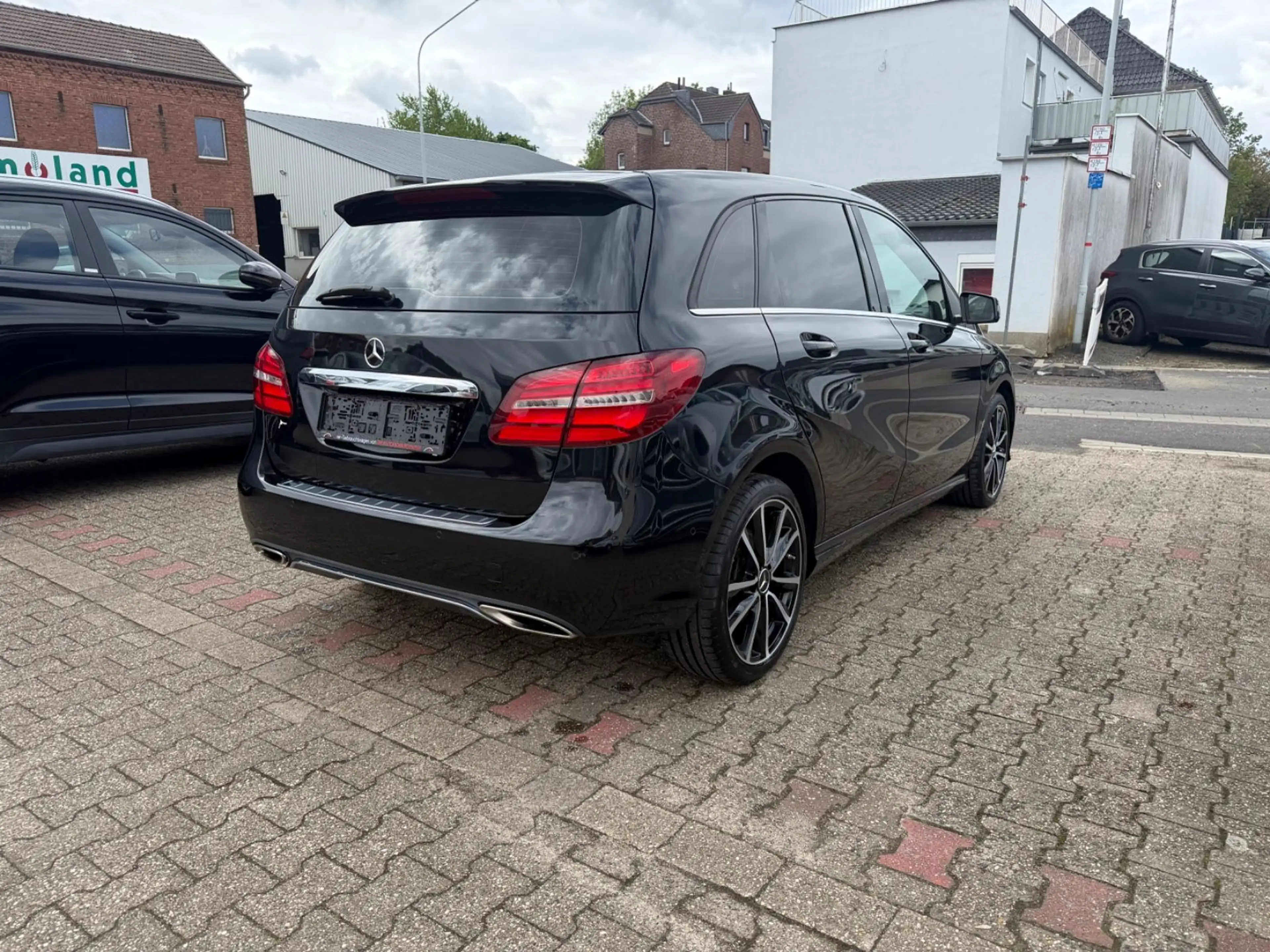 Mercedes-Benz B 220 CDI 4Matic SPORTPAK Sitzhz Navi LED PDC — photo 4