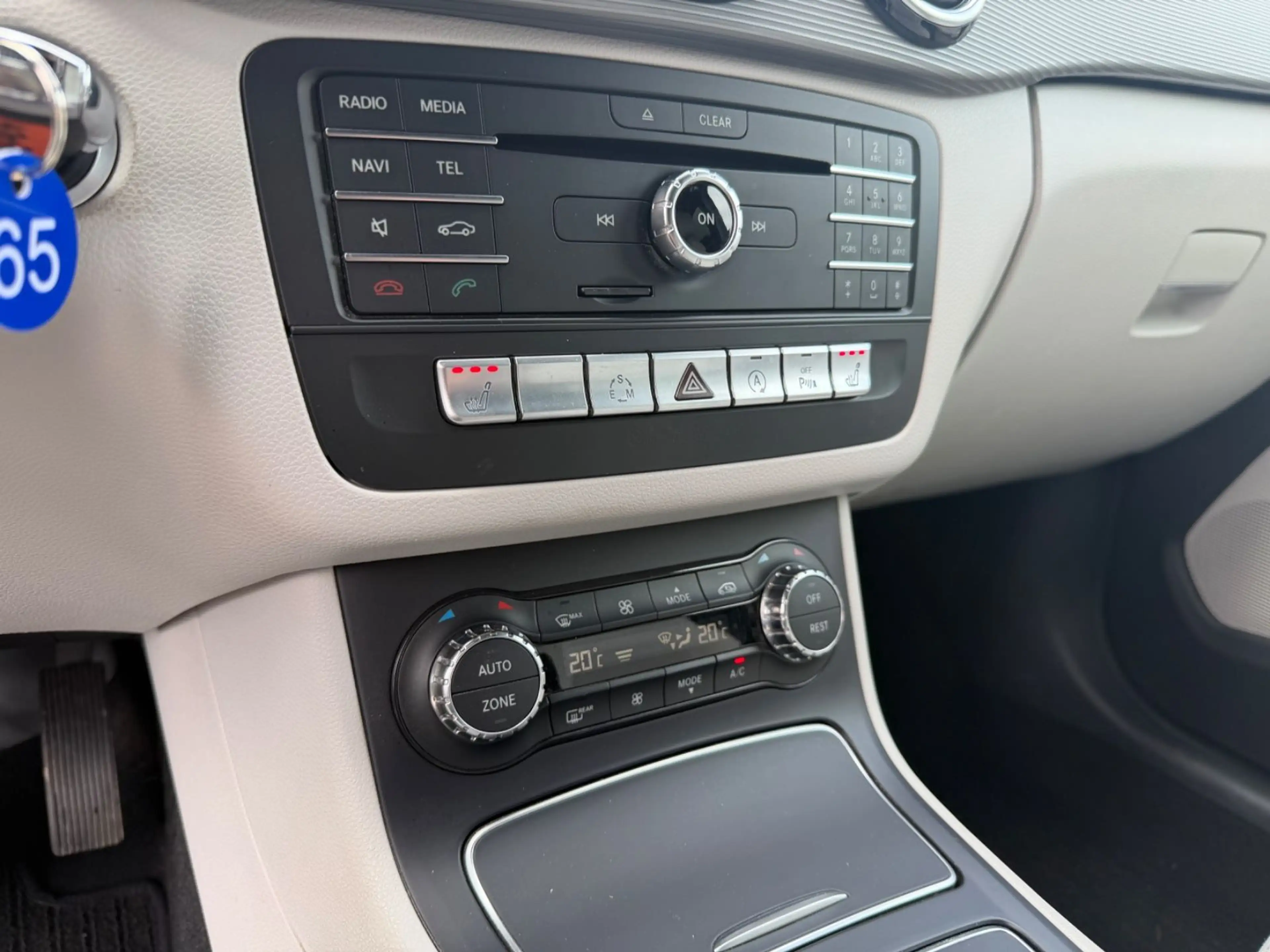 Mercedes-Benz B 220 CDI 4Matic SPORTPAK Sitzhz Navi LED PDC — photo 15